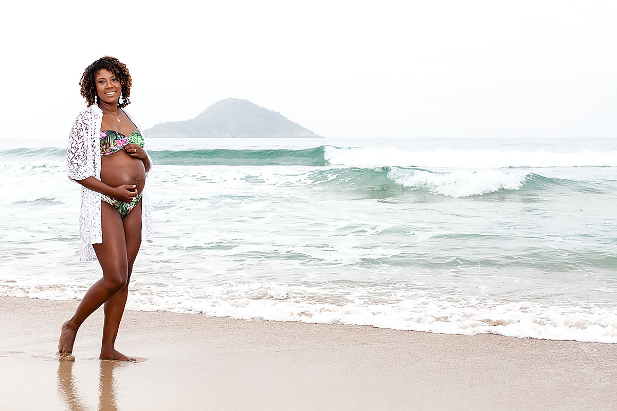 ensaio gestante na praia do grumari, rio de janeiro, rj