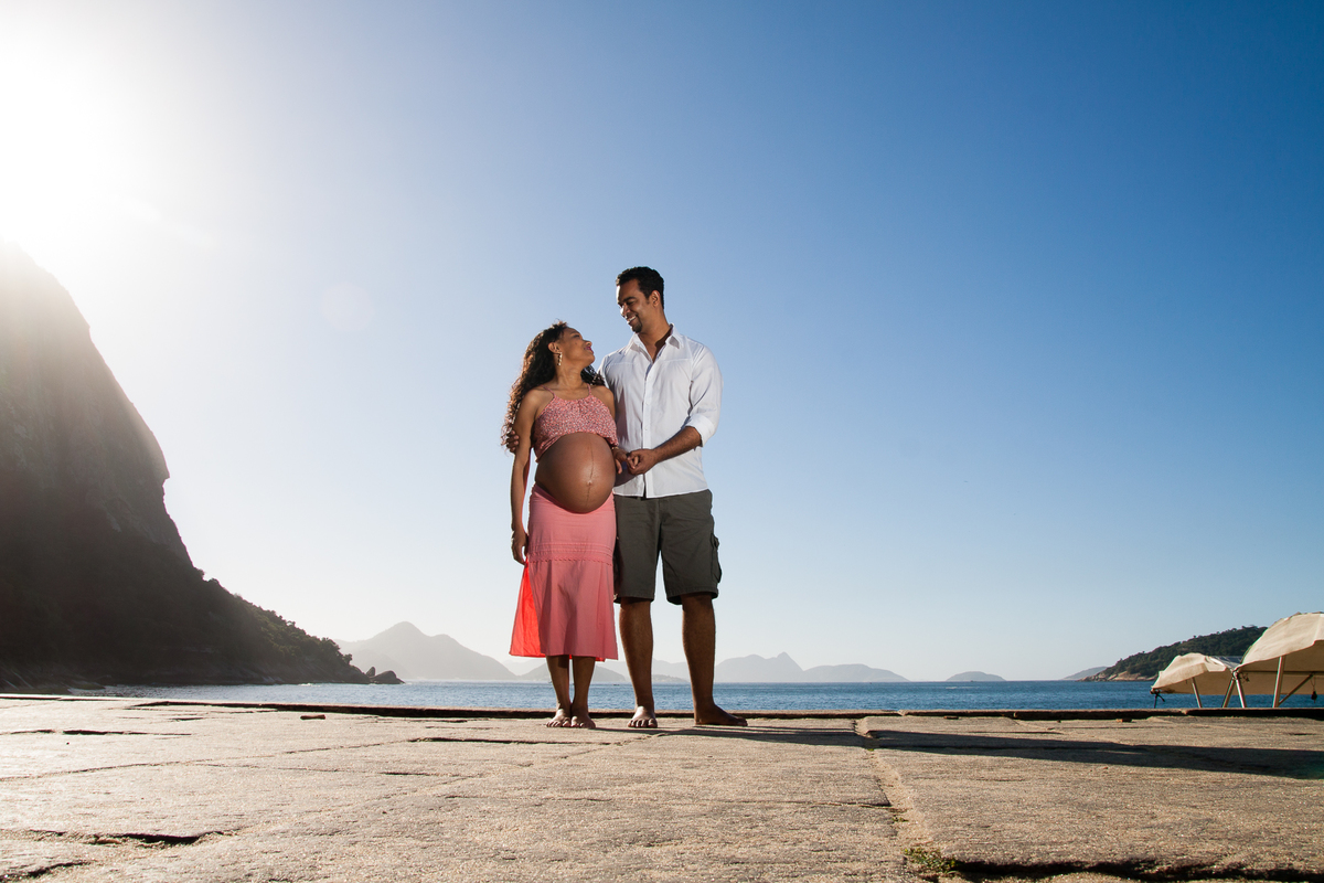 ensaio gestante de gêmeos na praia vermelha, urca, rio de janeiro, rj