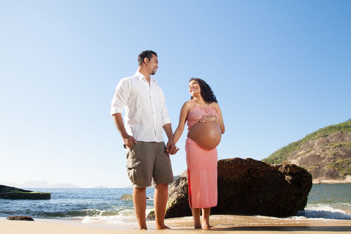 ensaio gestante de gêmeos na praia vermelha, urca, rio de janeiro, rj