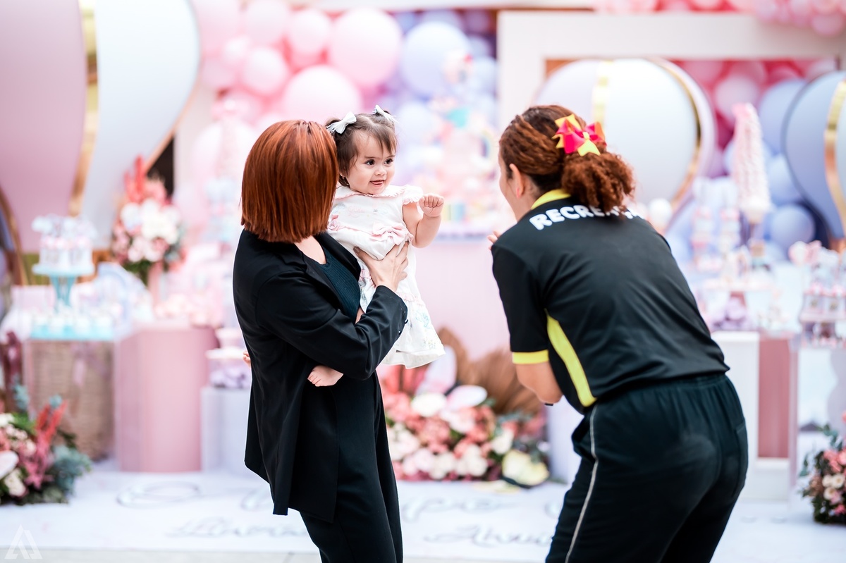 Festa Infantil 1 Ano Meu primeiro Ano aniversário festa de criança recreaê recreação infantil decoração salão de festa doceria meu pé de jambo pintou alegria Lidia Rezende Maria Faz festa Bellita Festas Andressa Ramos & Matterfloris Juliana Nery Decor