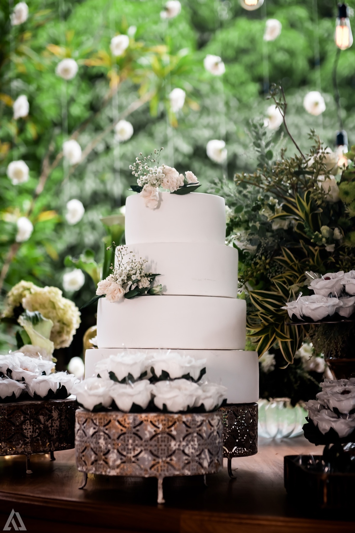 Wedding Casamento Buffet Making Off Decoração Cerimonialista Fotógrafo Vestido Noiva Noivo Camila Hoffmann Cerimonial Elimeire Assessoria de Evento Dani Vidal Vila Nova La Belle Maison Lena Buffet Casarão Penedo Diva Buffet Buquê Resende Penedo Itatiaia