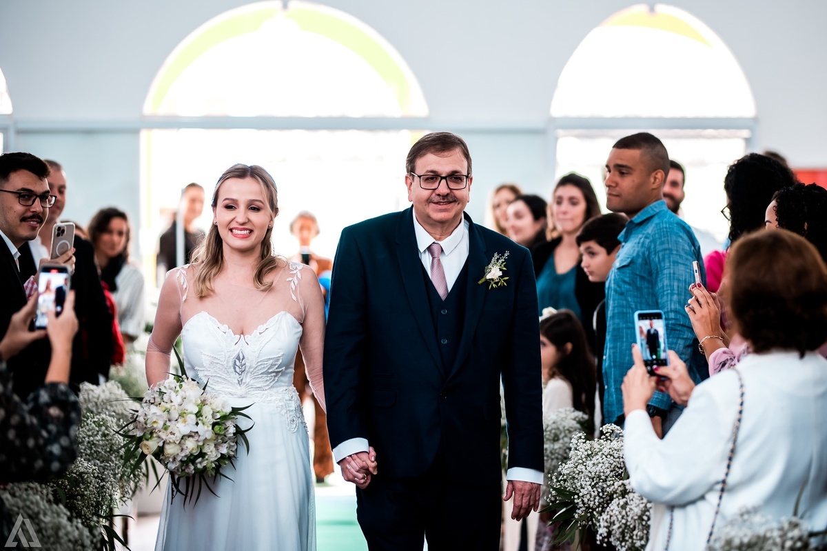 Wedding Casamento Buffet Making Off Decoração Cerimonialista Fotógrafo Vestido Noiva Noivo Camila Hoffmann Cerimonial Elimeire Assessoria de Evento Dani Vidal Vila Nova La Belle Maison Lena Buffet Casarão Penedo Diva Buffet Buquê Resende Penedo Itatiaia