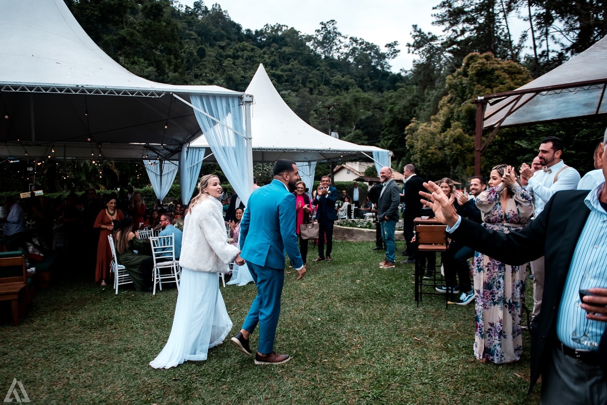 Wedding Casamento Buffet Making Off Decoração Cerimonialista Fotógrafo Vestido Noiva Noivo Camila Hoffmann Cerimonial Elimeire Assessoria de Evento Dani Vidal Vila Nova La Belle Maison Lena Buffet Casarão Penedo Diva Buffet Buquê Resende Penedo Itatiaia