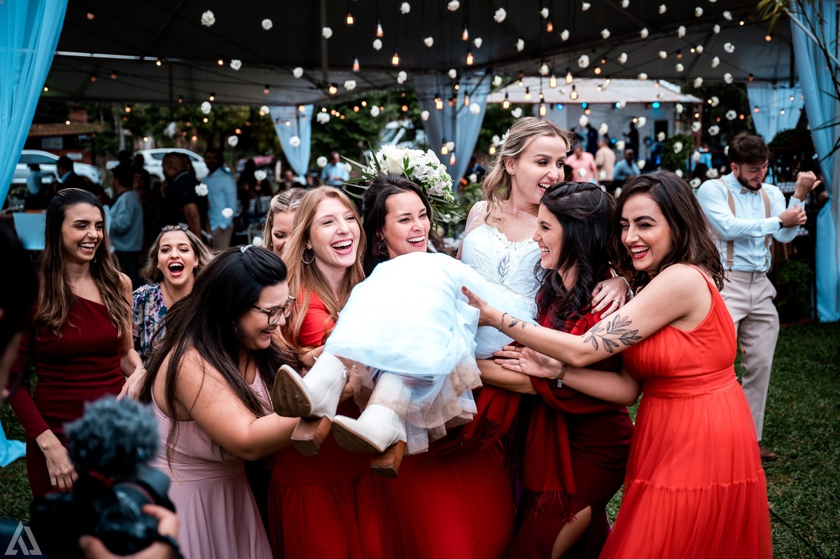 Wedding Casamento Buffet Making Off Decoração Cerimonialista Fotógrafo Vestido Noiva Noivo Camila Hoffmann Cerimonial Elimeire Assessoria de Evento Dani Vidal Vila Nova La Belle Maison Lena Buffet Casarão Penedo Diva Buffet Buquê Resende Penedo Itatiaia