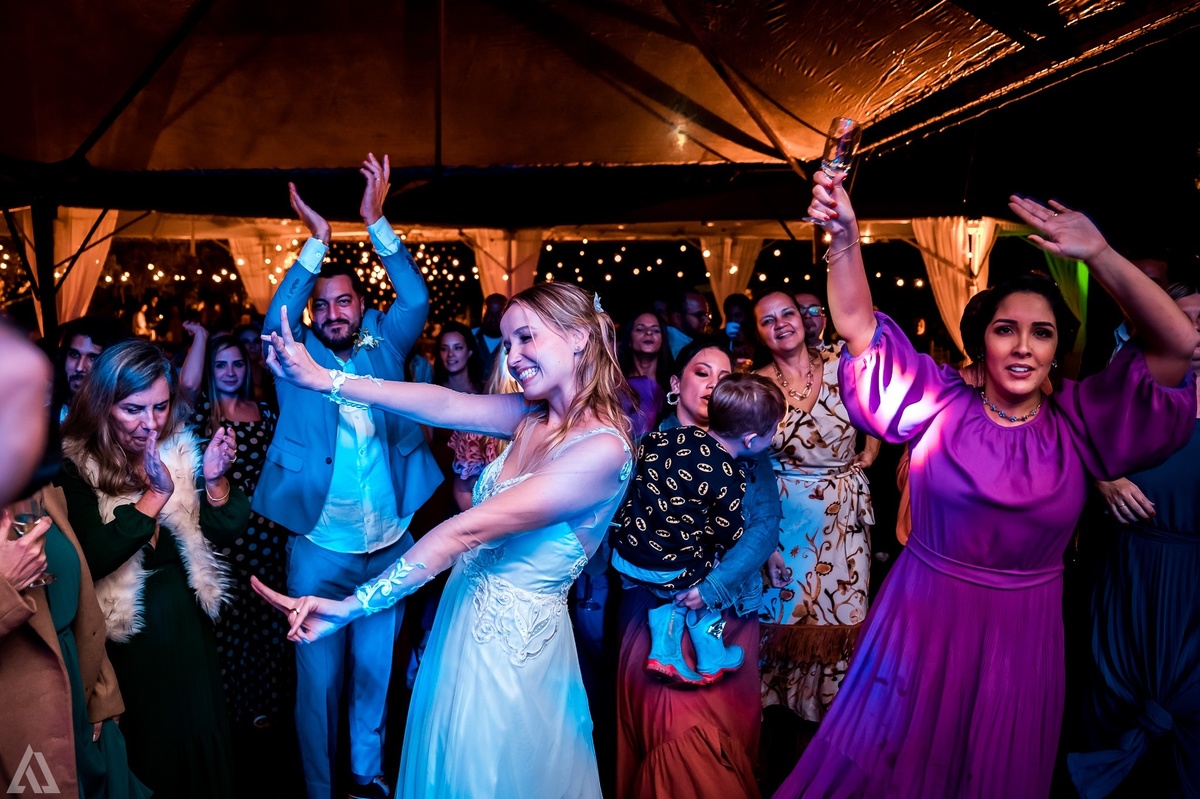 Wedding Casamento Buffet Making Off Decoração Cerimonialista Fotógrafo Vestido Noiva Noivo Camila Hoffmann Cerimonial Elimeire Assessoria de Evento Dani Vidal Vila Nova La Belle Maison Lena Buffet Casarão Penedo Diva Buffet Buquê Resende Penedo Itatiaia