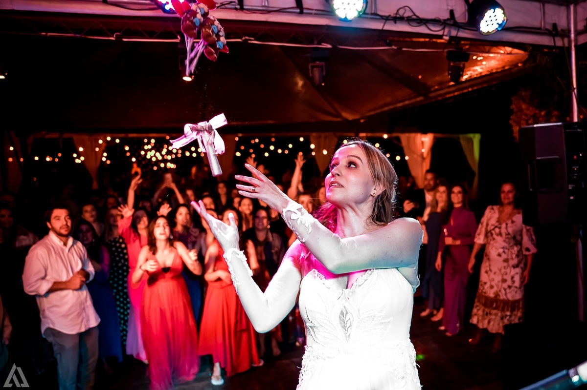 Wedding Casamento Buffet Making Off Decoração Cerimonialista Fotógrafo Vestido Noiva Noivo Camila Hoffmann Cerimonial Elimeire Assessoria de Evento Dani Vidal Vila Nova La Belle Maison Lena Buffet Casarão Penedo Diva Buffet Buquê Resende Penedo Itatiaia