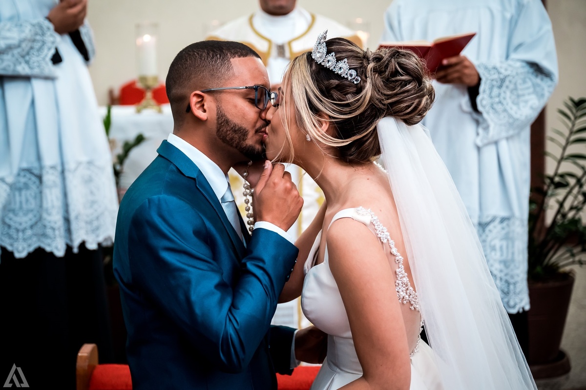 Wedding Casamento Buffet Making Off Decoração Cerimonialista Fotógrafo Vestido Noiva Noivo Camila Hoffmann Cerimonial Elimeire Assessoria de Evento Dani Vidal Vila Nova La Belle Maison Lena Buffet Casarão Penedo Diva Buffet Buquê Resende Penedo Itatiaia