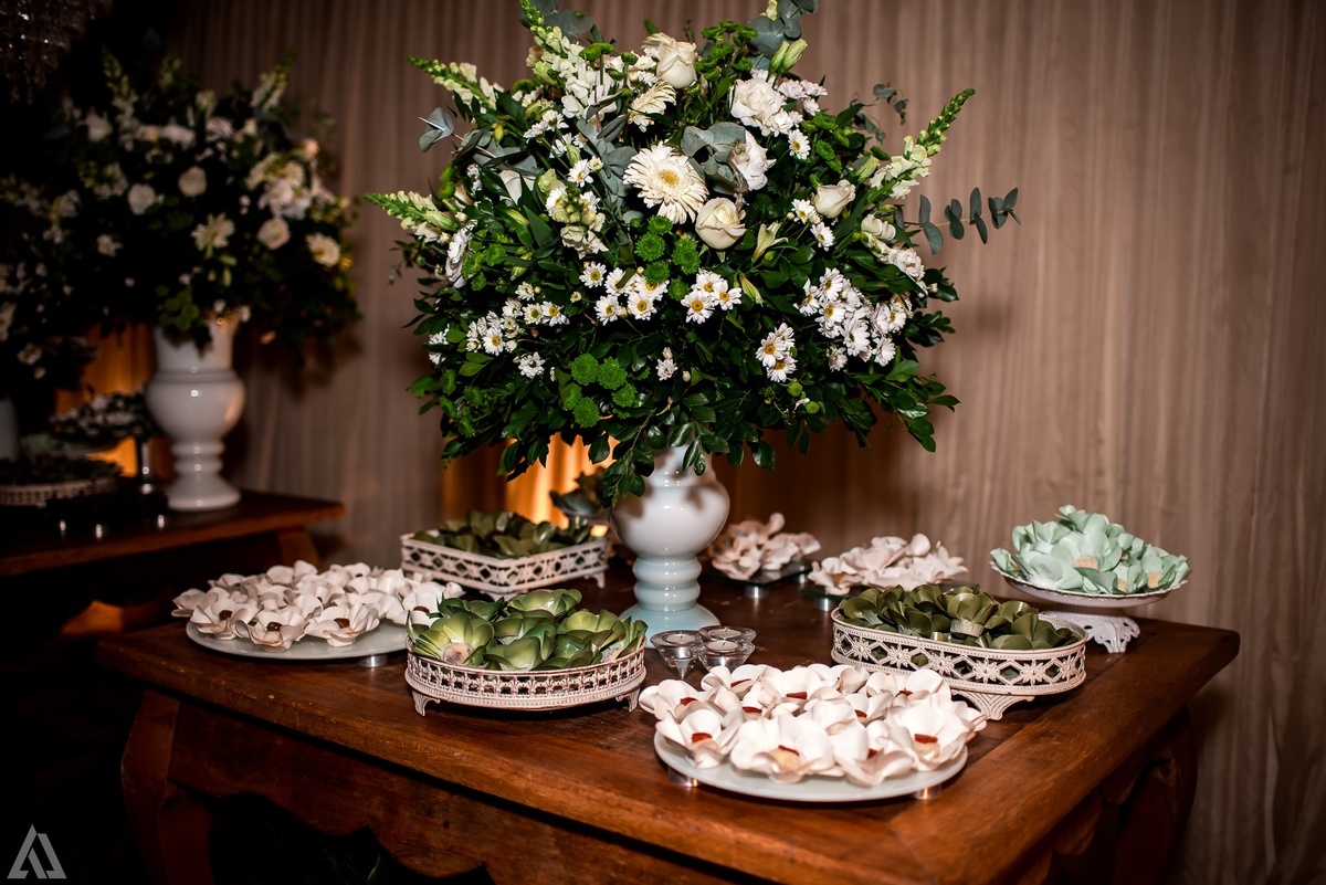 Wedding Casamento Buffet Making Off Decoração Cerimonialista Fotógrafo Vestido Noiva Noivo Camila Hoffmann Cerimonial Elimeire Assessoria de Evento Dani Vidal Vila Nova La Belle Maison Lena Buffet Casarão Penedo Diva Buffet Buquê Resende Penedo Itatiaia