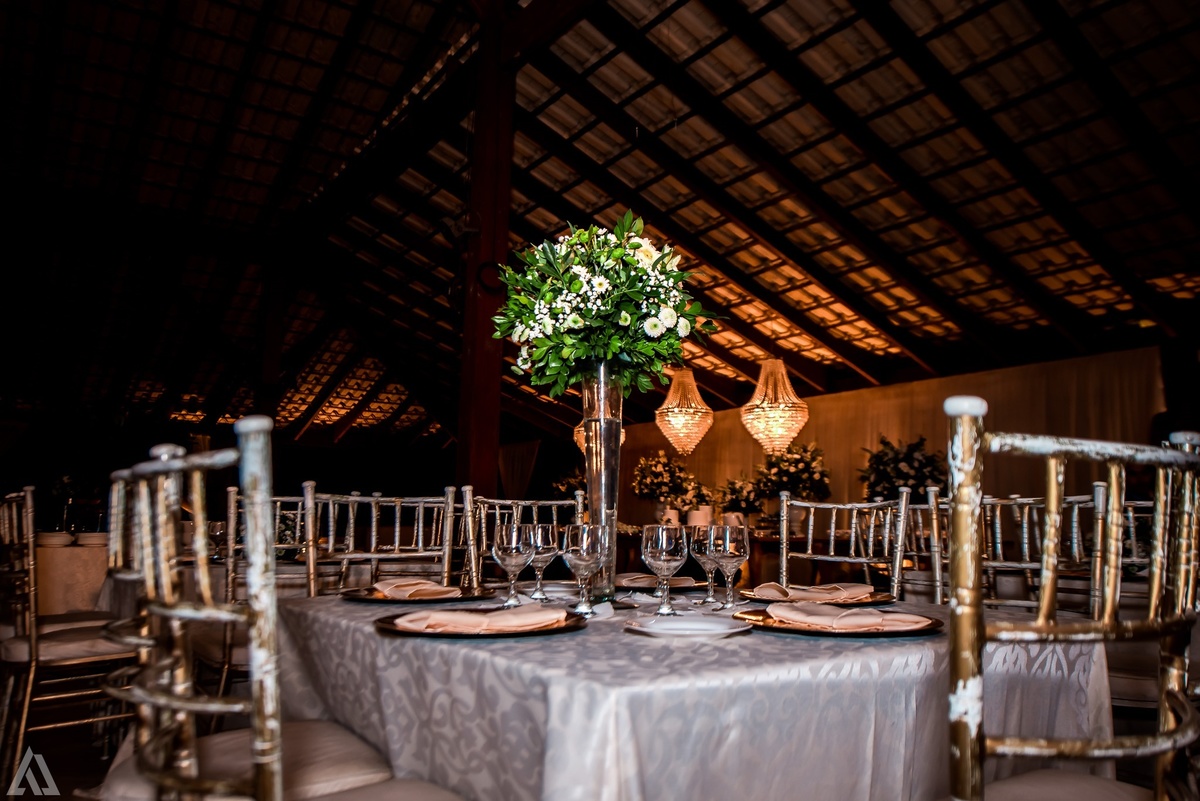 Wedding Casamento Buffet Making Off Decoração Cerimonialista Fotógrafo Vestido Noiva Noivo Camila Hoffmann Cerimonial Elimeire Assessoria de Evento Dani Vidal Vila Nova La Belle Maison Lena Buffet Casarão Penedo Diva Buffet Buquê Resende Penedo Itatiaia