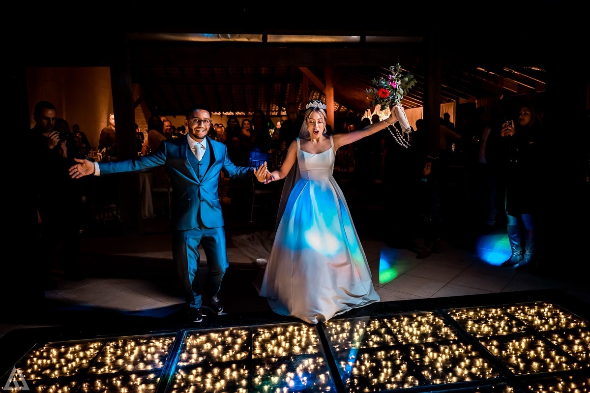 Wedding Casamento Buffet Making Off Decoração Cerimonialista Fotógrafo Vestido Noiva Noivo Camila Hoffmann Cerimonial Elimeire Assessoria de Evento Dani Vidal Vila Nova La Belle Maison Lena Buffet Casarão Penedo Diva Buffet Buquê Resende Penedo Itatiaia