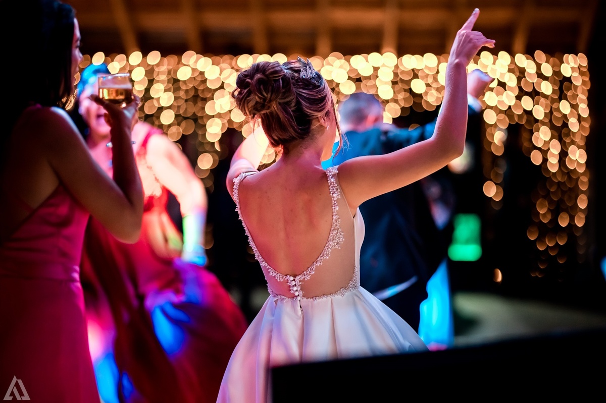 Wedding Casamento Buffet Making Off Decoração Cerimonialista Fotógrafo Vestido Noiva Noivo Camila Hoffmann Cerimonial Elimeire Assessoria de Evento Dani Vidal Vila Nova La Belle Maison Lena Buffet Casarão Penedo Diva Buffet Buquê Resende Penedo Itatiaia