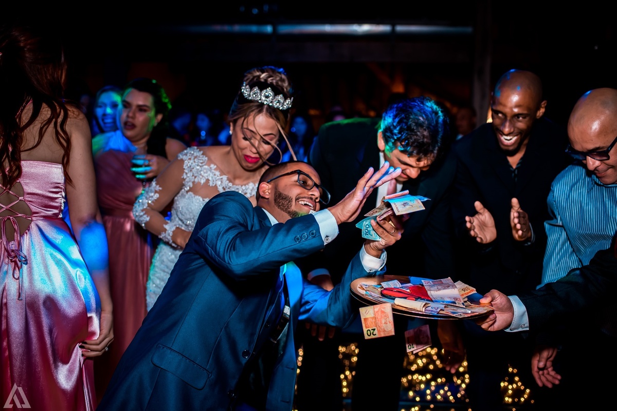 Wedding Casamento Buffet Making Off Decoração Cerimonialista Fotógrafo Vestido Noiva Noivo Camila Hoffmann Cerimonial Elimeire Assessoria de Evento Dani Vidal Vila Nova La Belle Maison Lena Buffet Casarão Penedo Diva Buffet Buquê Resende Penedo Itatiaia