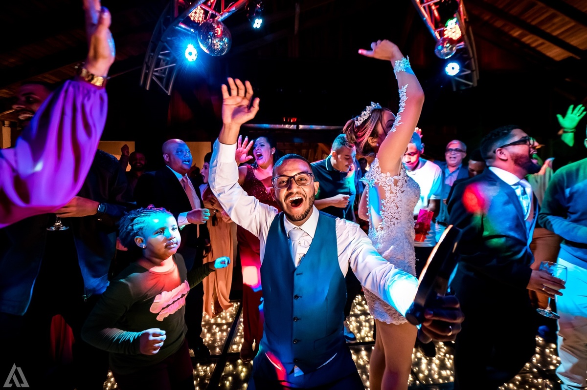 Wedding Casamento Buffet Making Off Decoração Cerimonialista Fotógrafo Vestido Noiva Noivo Camila Hoffmann Cerimonial Elimeire Assessoria de Evento Dani Vidal Vila Nova La Belle Maison Lena Buffet Casarão Penedo Diva Buffet Buquê Resende Penedo Itatiaia