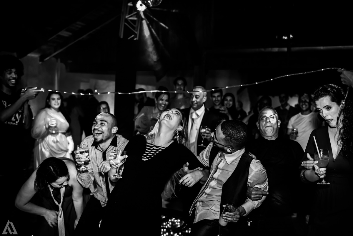 Wedding Casamento Buffet Making Off Decoração Cerimonialista Fotógrafo Vestido Noiva Noivo Camila Hoffmann Cerimonial Elimeire Assessoria de Evento Dani Vidal Vila Nova La Belle Maison Lena Buffet Casarão Penedo Diva Buffet Buquê Resende Penedo Itatiaia