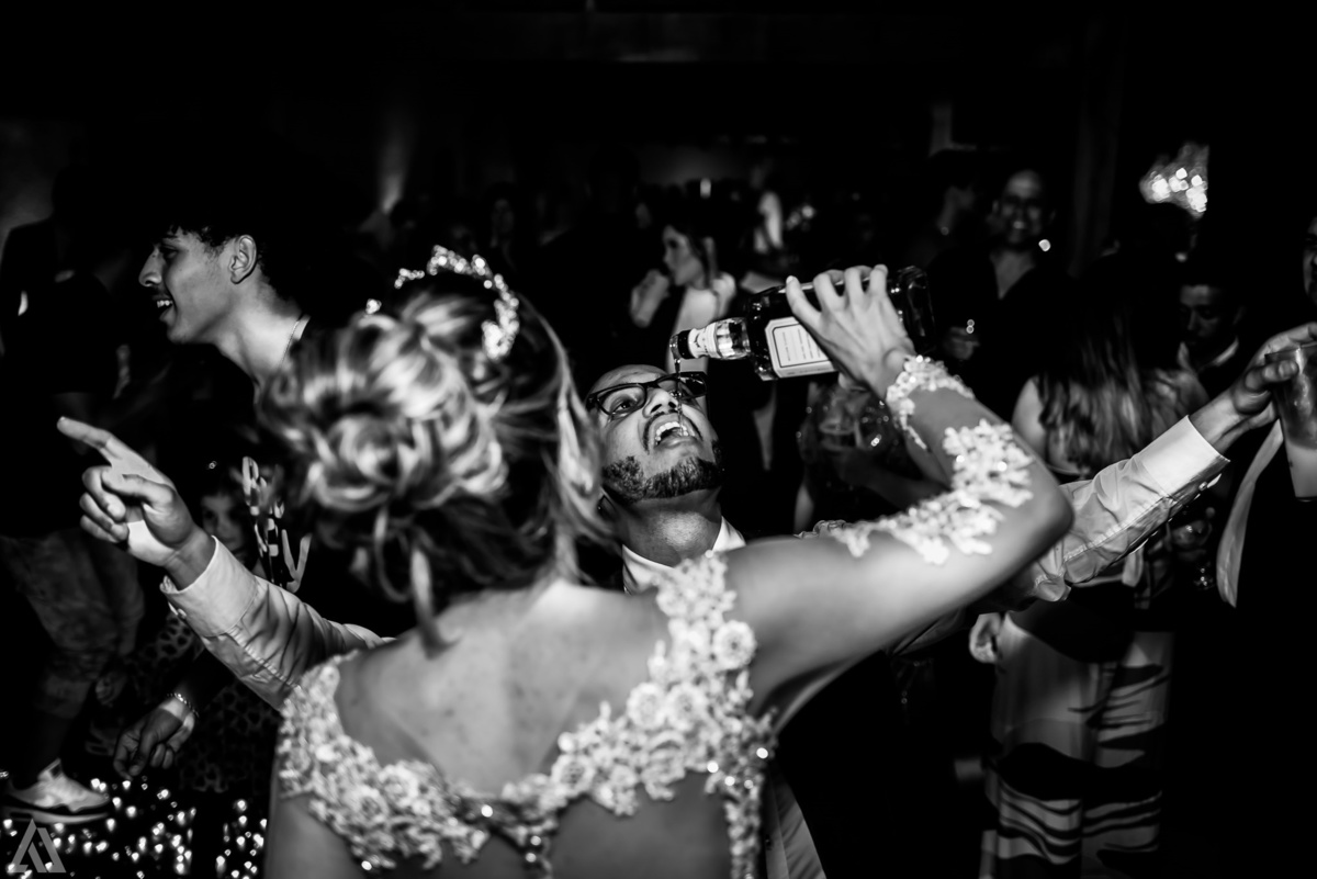 Wedding Casamento Buffet Making Off Decoração Cerimonialista Fotógrafo Vestido Noiva Noivo Camila Hoffmann Cerimonial Elimeire Assessoria de Evento Dani Vidal Vila Nova La Belle Maison Lena Buffet Casarão Penedo Diva Buffet Buquê Resende Penedo Itatiaia