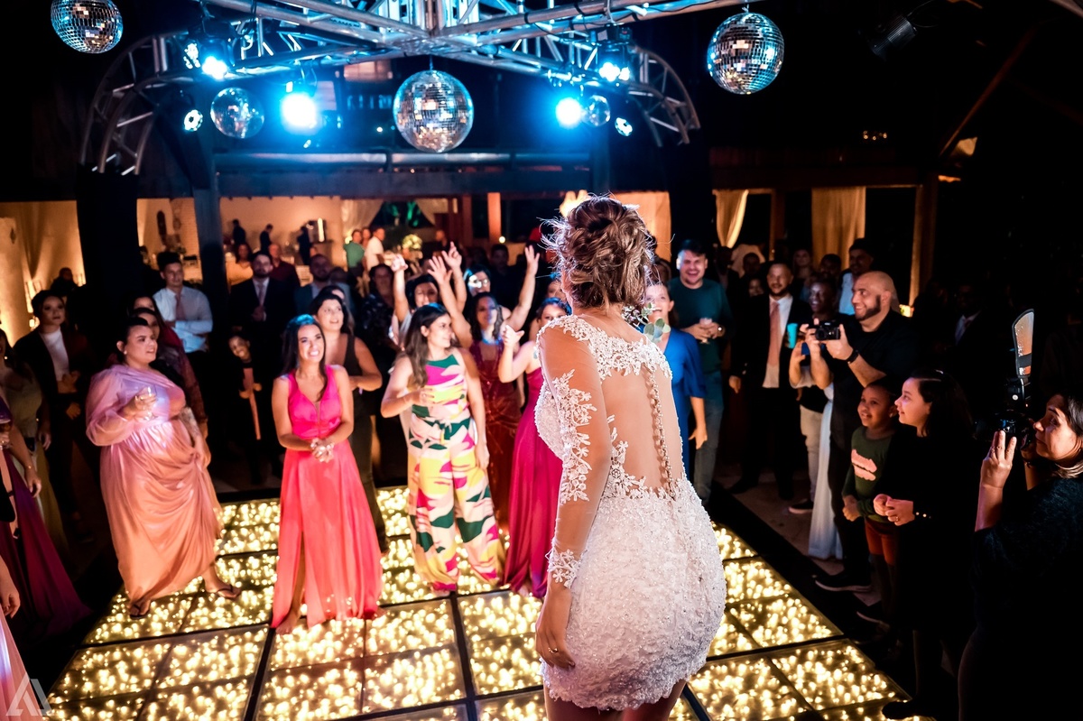 Wedding Casamento Buffet Making Off Decoração Cerimonialista Fotógrafo Vestido Noiva Noivo Camila Hoffmann Cerimonial Elimeire Assessoria de Evento Dani Vidal Vila Nova La Belle Maison Lena Buffet Casarão Penedo Diva Buffet Buquê Resende Penedo Itatiaia