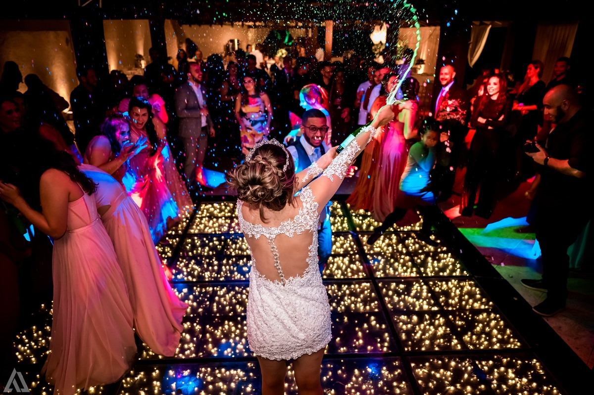 Wedding Casamento Buffet Making Off Decoração Cerimonialista Fotógrafo Vestido Noiva Noivo Camila Hoffmann Cerimonial Elimeire Assessoria de Evento Dani Vidal Vila Nova La Belle Maison Lena Buffet Casarão Penedo Diva Buffet Buquê Resende Penedo Itatiaia