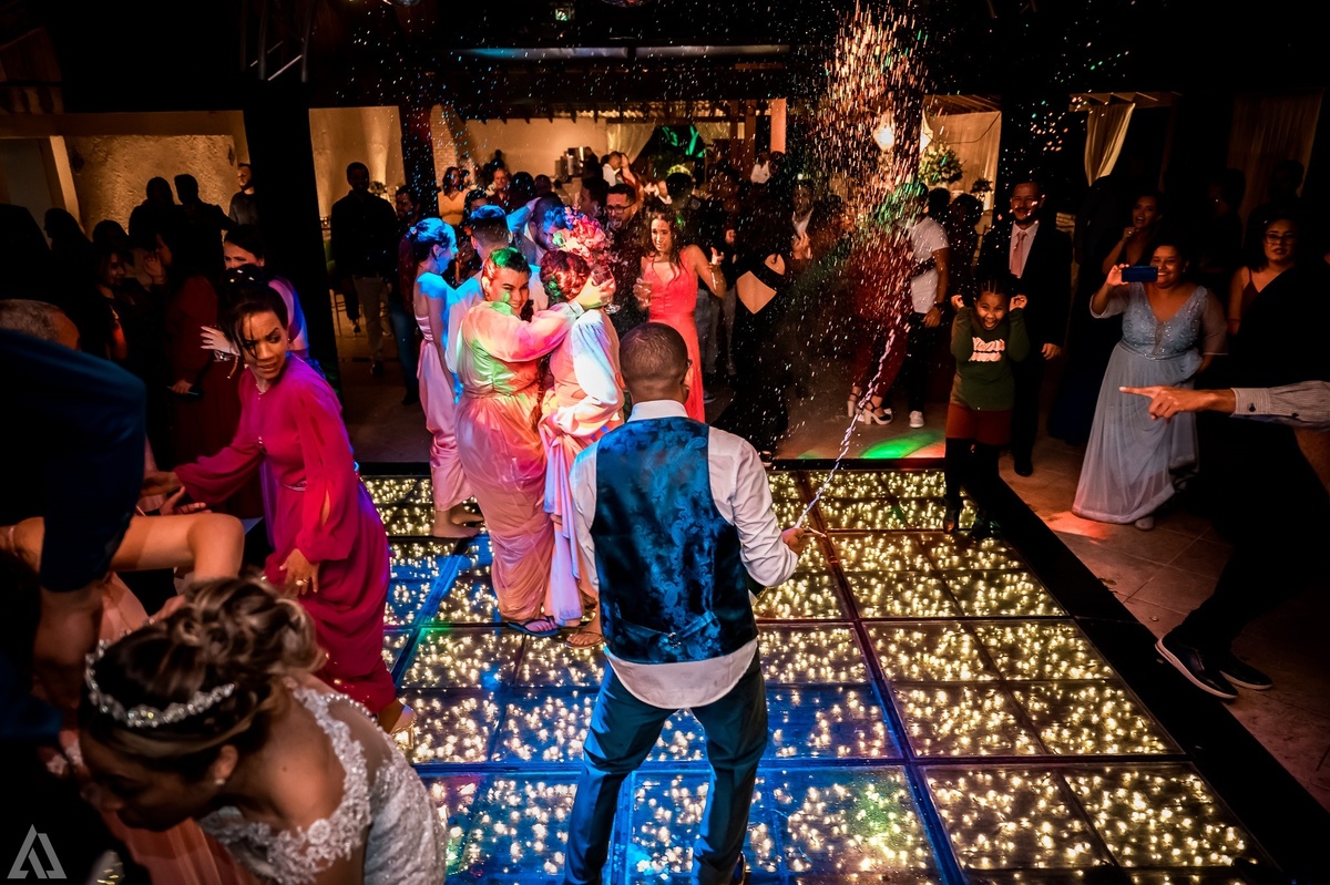 Wedding Casamento Buffet Making Off Decoração Cerimonialista Fotógrafo Vestido Noiva Noivo Camila Hoffmann Cerimonial Elimeire Assessoria de Evento Dani Vidal Vila Nova La Belle Maison Lena Buffet Casarão Penedo Diva Buffet Buquê Resende Penedo Itatiaia