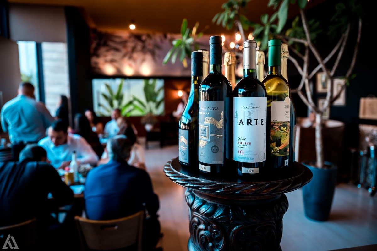 Wedding Casamento Buffet Making Off Decoração Cerimonialista Fotógrafo Vestido Noiva Noivo Camila Hoffmann Cerimonial Elimeire Assessoria de Evento Dani Vidal Vila Nova La Belle Maison Lena Buffet Casarão Penedo Diva Buffet Buquê Resende Penedo Itatiaia