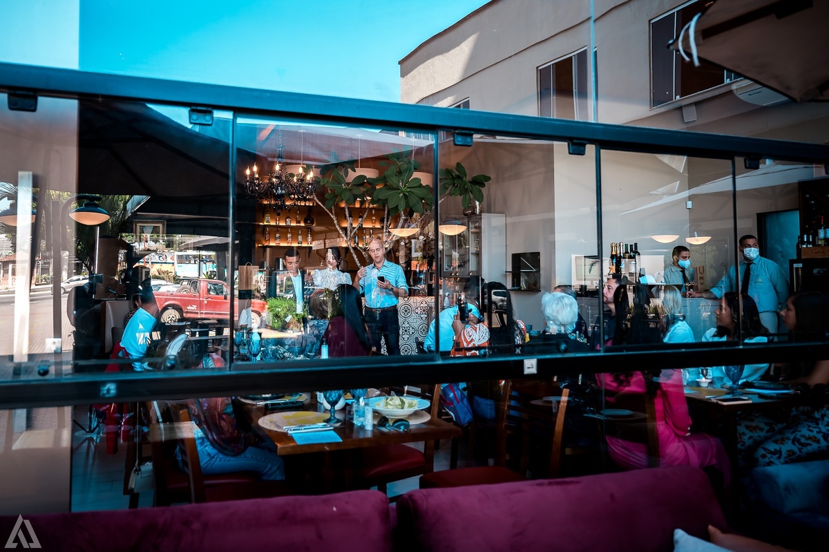 Wedding Casamento Buffet Making Off Decoração Cerimonialista Fotógrafo Vestido Noiva Noivo Camila Hoffmann Cerimonial Elimeire Assessoria de Evento Dani Vidal Vila Nova La Belle Maison Lena Buffet Casarão Penedo Diva Buffet Buquê Resende Penedo Itatiaia