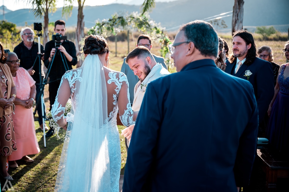 Wedding Casamento Buffet Making Off Decoração Cerimonialista Fotógrafo Vestido Noiva Noivo Camila Hoffmann Cerimonial Elimeire Assessoria de Evento Dani Vidal Vila Nova La Belle Maison Lena Buffet Casarão Penedo Diva Buffet Buquê Resende Penedo Itatiaia