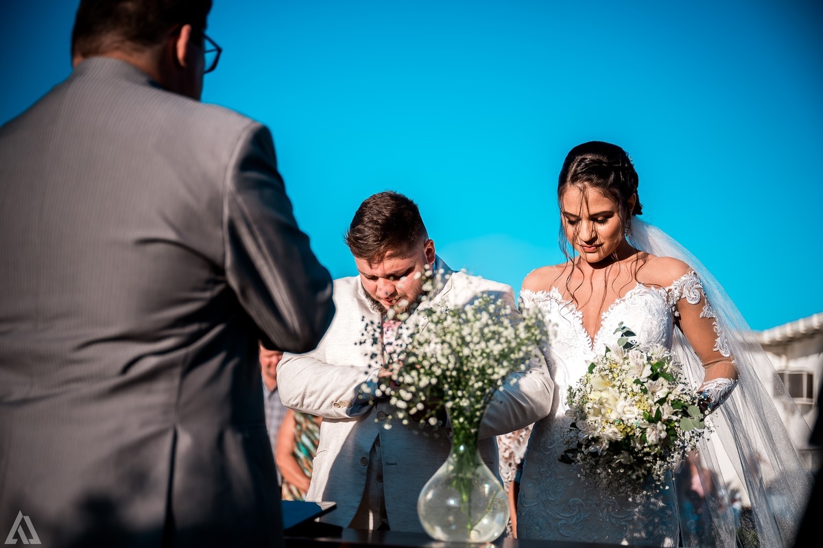 Wedding Casamento Buffet Making Off Decoração Cerimonialista Fotógrafo Vestido Noiva Noivo Camila Hoffmann Cerimonial Elimeire Assessoria de Evento Dani Vidal Vila Nova La Belle Maison Lena Buffet Casarão Penedo Diva Buffet Buquê Resende Penedo Itatiaia