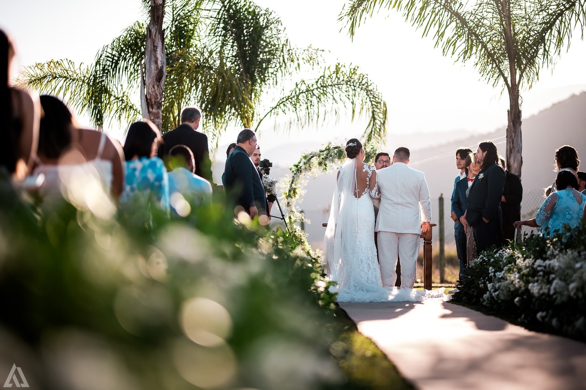 Wedding Casamento Buffet Making Off Decoração Cerimonialista Fotógrafo Vestido Noiva Noivo Camila Hoffmann Cerimonial Elimeire Assessoria de Evento Dani Vidal Vila Nova La Belle Maison Lena Buffet Casarão Penedo Diva Buffet Buquê Resende Penedo Itatiaia