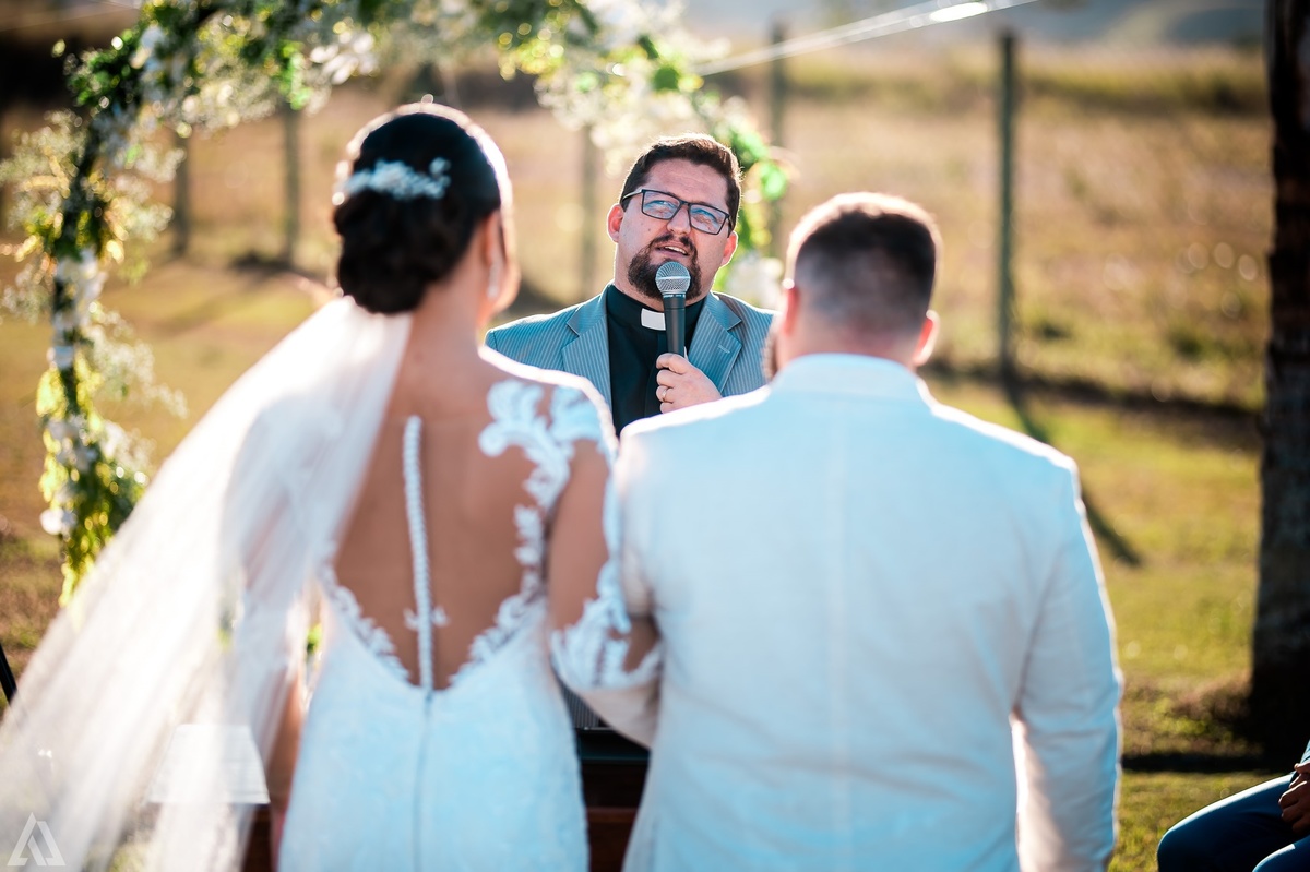 Wedding Casamento Buffet Making Off Decoração Cerimonialista Fotógrafo Vestido Noiva Noivo Camila Hoffmann Cerimonial Elimeire Assessoria de Evento Dani Vidal Vila Nova La Belle Maison Lena Buffet Casarão Penedo Diva Buffet Buquê Resende Penedo Itatiaia