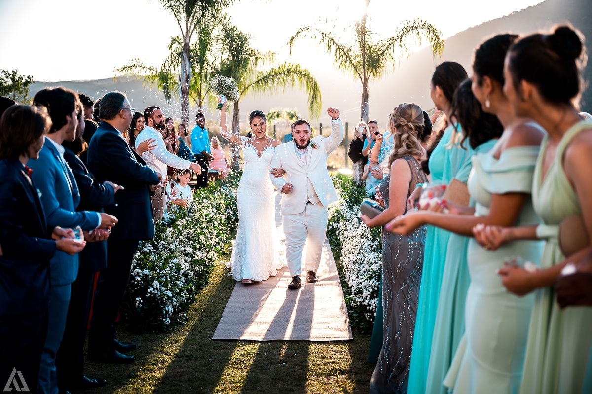 Wedding Casamento Buffet Making Off Decoração Cerimonialista Fotógrafo Vestido Noiva Noivo Camila Hoffmann Cerimonial Elimeire Assessoria de Evento Dani Vidal Vila Nova La Belle Maison Lena Buffet Casarão Penedo Diva Buffet Buquê Resende Penedo Itatiaia