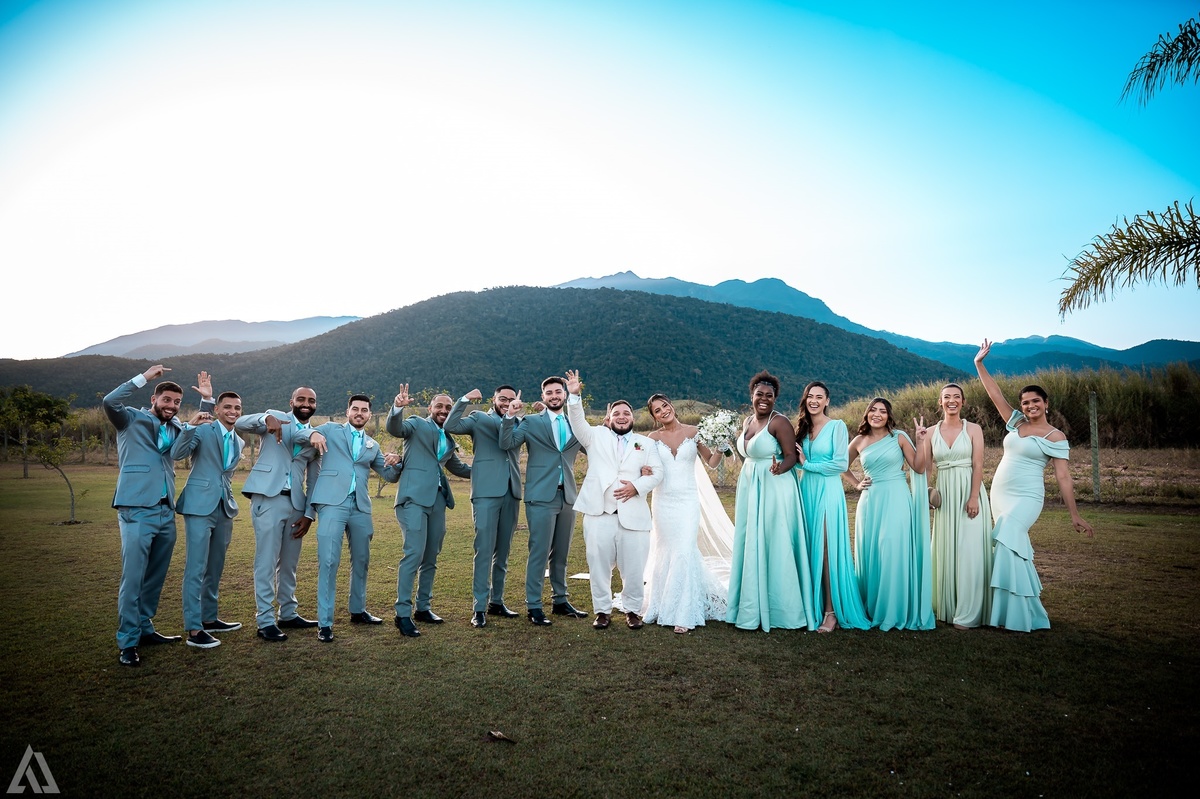 Wedding Casamento Buffet Making Off Decoração Cerimonialista Fotógrafo Vestido Noiva Noivo Camila Hoffmann Cerimonial Elimeire Assessoria de Evento Dani Vidal Vila Nova La Belle Maison Lena Buffet Casarão Penedo Diva Buffet Buquê Resende Penedo Itatiaia