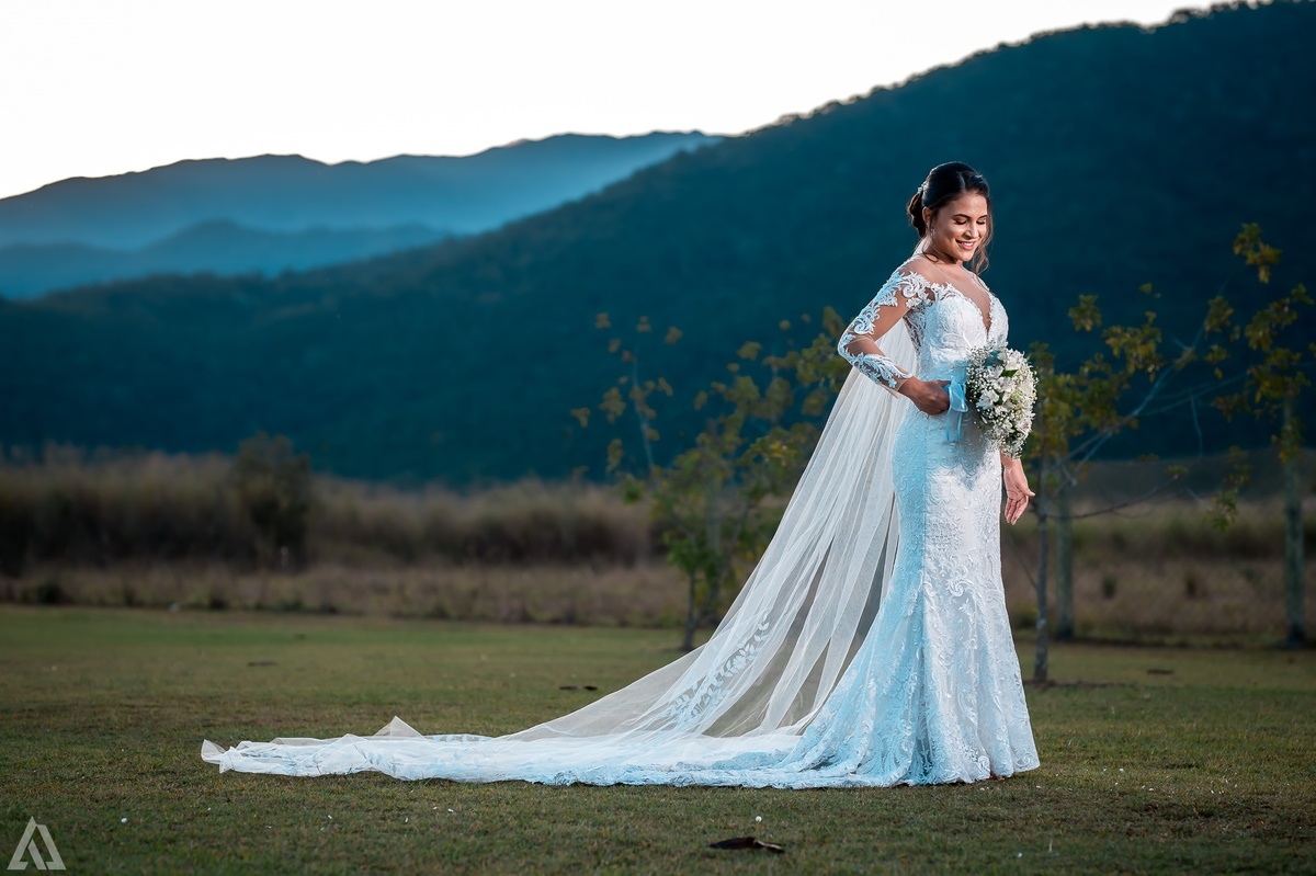 Wedding Casamento Buffet Making Off Decoração Cerimonialista Fotógrafo Vestido Noiva Noivo Camila Hoffmann Cerimonial Elimeire Assessoria de Evento Dani Vidal Vila Nova La Belle Maison Lena Buffet Casarão Penedo Diva Buffet Buquê Resende Penedo Itatiaia