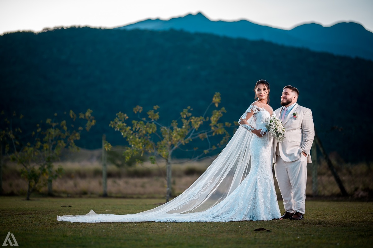 Wedding Casamento Buffet Making Off Decoração Cerimonialista Fotógrafo Vestido Noiva Noivo Camila Hoffmann Cerimonial Elimeire Assessoria de Evento Dani Vidal Vila Nova La Belle Maison Lena Buffet Casarão Penedo Diva Buffet Buquê Resende Penedo Itatiaia