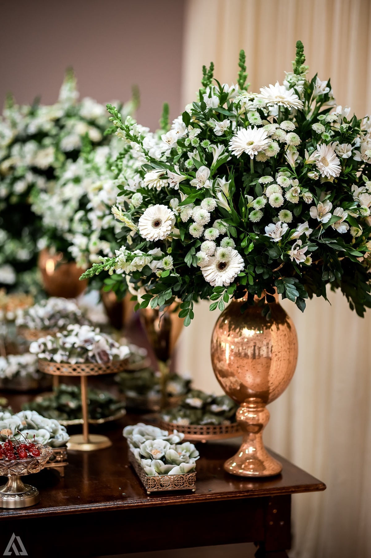 Wedding Casamento Buffet Making Off Decoração Cerimonialista Fotógrafo Vestido Noiva Noivo Camila Hoffmann Cerimonial Elimeire Assessoria de Evento Dani Vidal Vila Nova La Belle Maison Lena Buffet Casarão Penedo Diva Buffet Buquê Resende Penedo Itatiaia