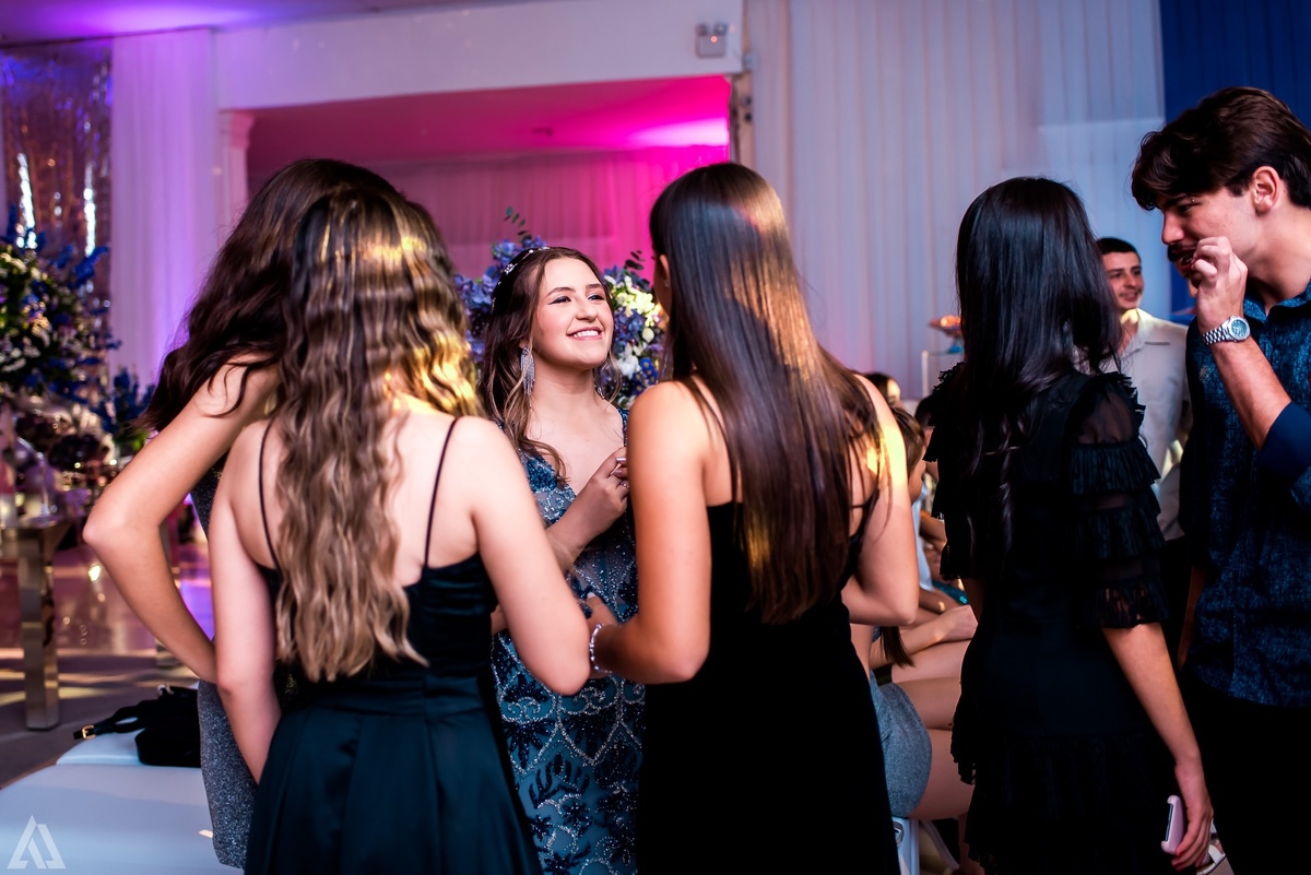 Ensaio Festa Book Teen Debutante 15 Anos Alex Jardim Fotografia Fotógrafo Makink Off Resende Itatiaia Penedo Porto Real Quatis Barra Mansa Volta Redonda Lena Buffet La Belle Maison Estela Dani Vidal Elimeire Laurino Camila Hoffmann Cerimonial Maquiadora