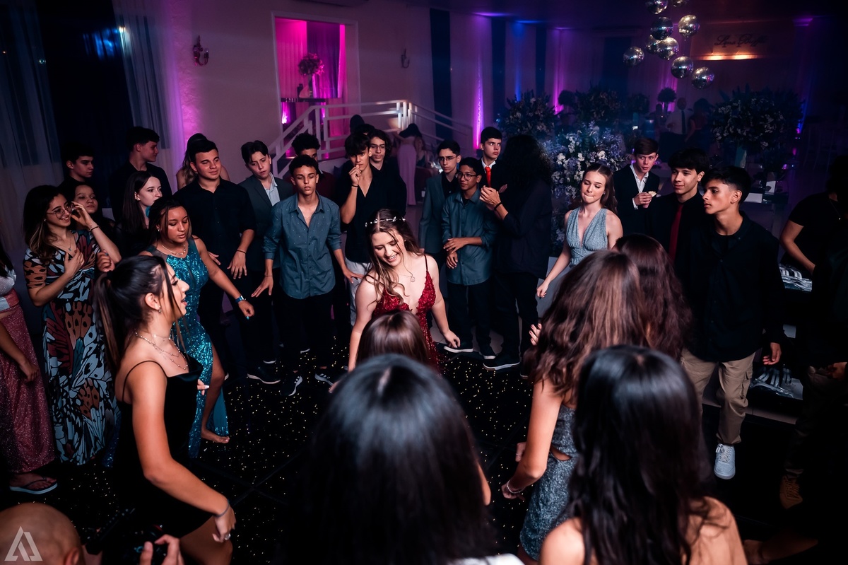 Ensaio Festa Book Teen Debutante 15 Anos Alex Jardim Fotografia Fotógrafo Makink Off Resende Itatiaia Penedo Porto Real Quatis Barra Mansa Volta Redonda Lena Buffet La Belle Maison Estela Dani Vidal Elimeire Laurino Camila Hoffmann Cerimonial Maquiadora