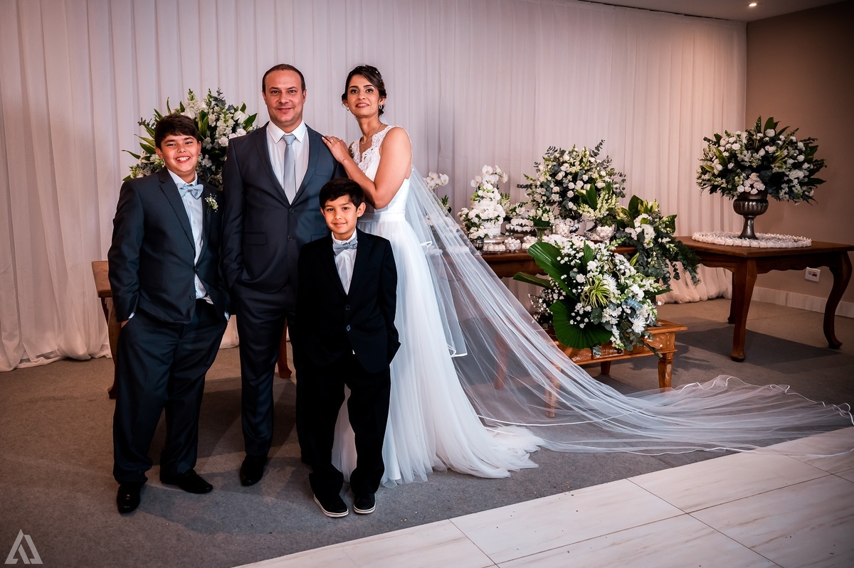 Wedding Casamento Buffet Making Off Decoração Cerimonialista Fotógrafo Vestido Noiva Noivo Camila Hoffmann Cerimonial Elimeire Assessoria de Evento Dani Vidal Vila Nova La Belle Maison Lena Buffet Casarão Penedo Diva Buffet Buquê Resende Penedo Itatiaia