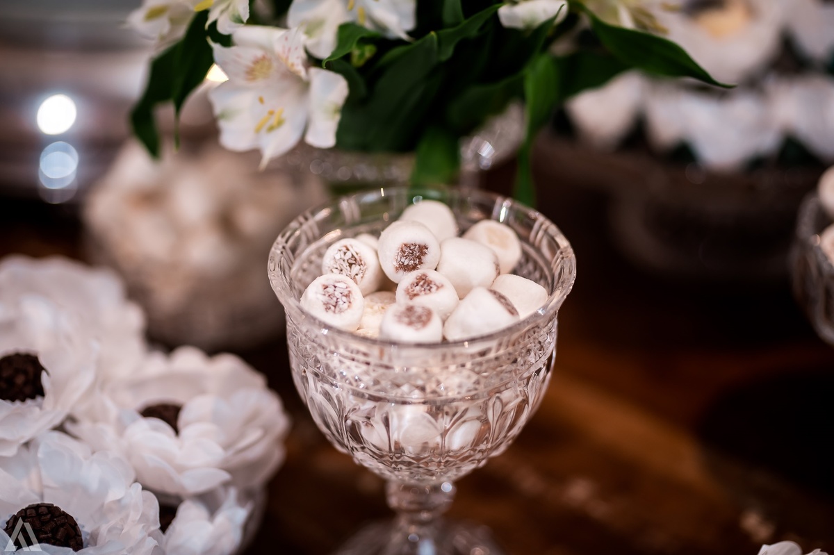 Wedding Casamento Buffet Making Off Decoração Cerimonialista Fotógrafo Vestido Noiva Noivo Camila Hoffmann Cerimonial Elimeire Assessoria de Evento Dani Vidal Vila Nova La Belle Maison Lena Buffet Casarão Penedo Diva Buffet Buquê Resende Penedo Itatiaia