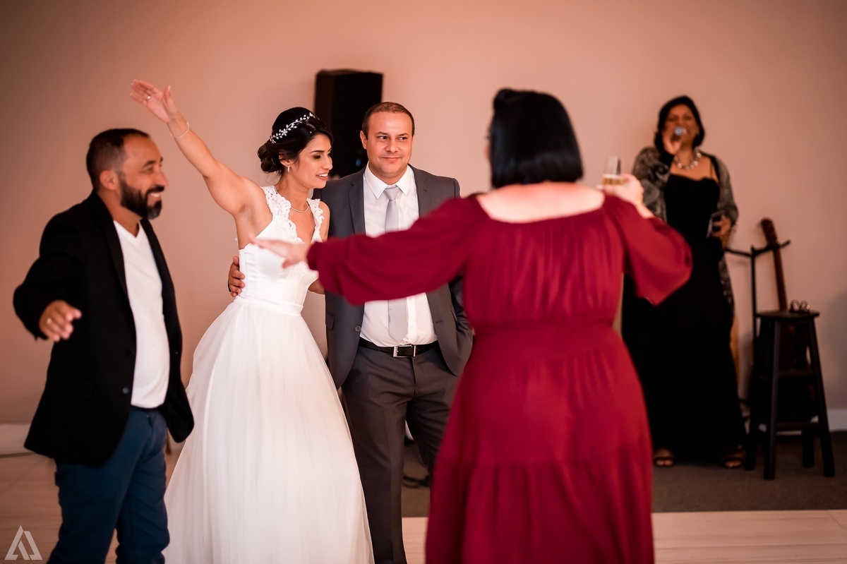 Wedding Casamento Buffet Making Off Decoração Cerimonialista Fotógrafo Vestido Noiva Noivo Camila Hoffmann Cerimonial Elimeire Assessoria de Evento Dani Vidal Vila Nova La Belle Maison Lena Buffet Casarão Penedo Diva Buffet Buquê Resende Penedo Itatiaia