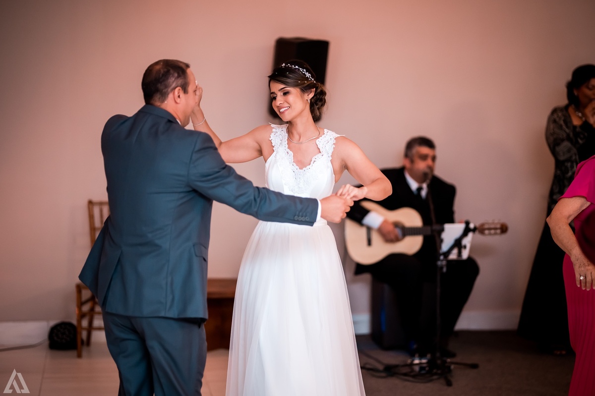 Wedding Casamento Buffet Making Off Decoração Cerimonialista Fotógrafo Vestido Noiva Noivo Camila Hoffmann Cerimonial Elimeire Assessoria de Evento Dani Vidal Vila Nova La Belle Maison Lena Buffet Casarão Penedo Diva Buffet Buquê Resende Penedo Itatiaia