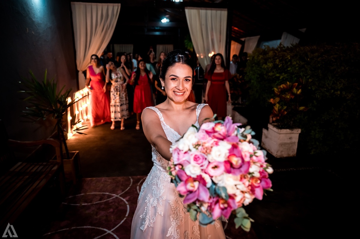 Wedding Casamento Buffet Making Off Decoração Cerimonialista Fotógrafo Vestido Noiva Noivo Camila Hoffmann Cerimonial Elimeire Assessoria de Evento Dani Vidal Vila Nova La Belle Maison Lena Buffet Casarão Penedo Diva Buffet Buquê Resende Penedo Itatiaia