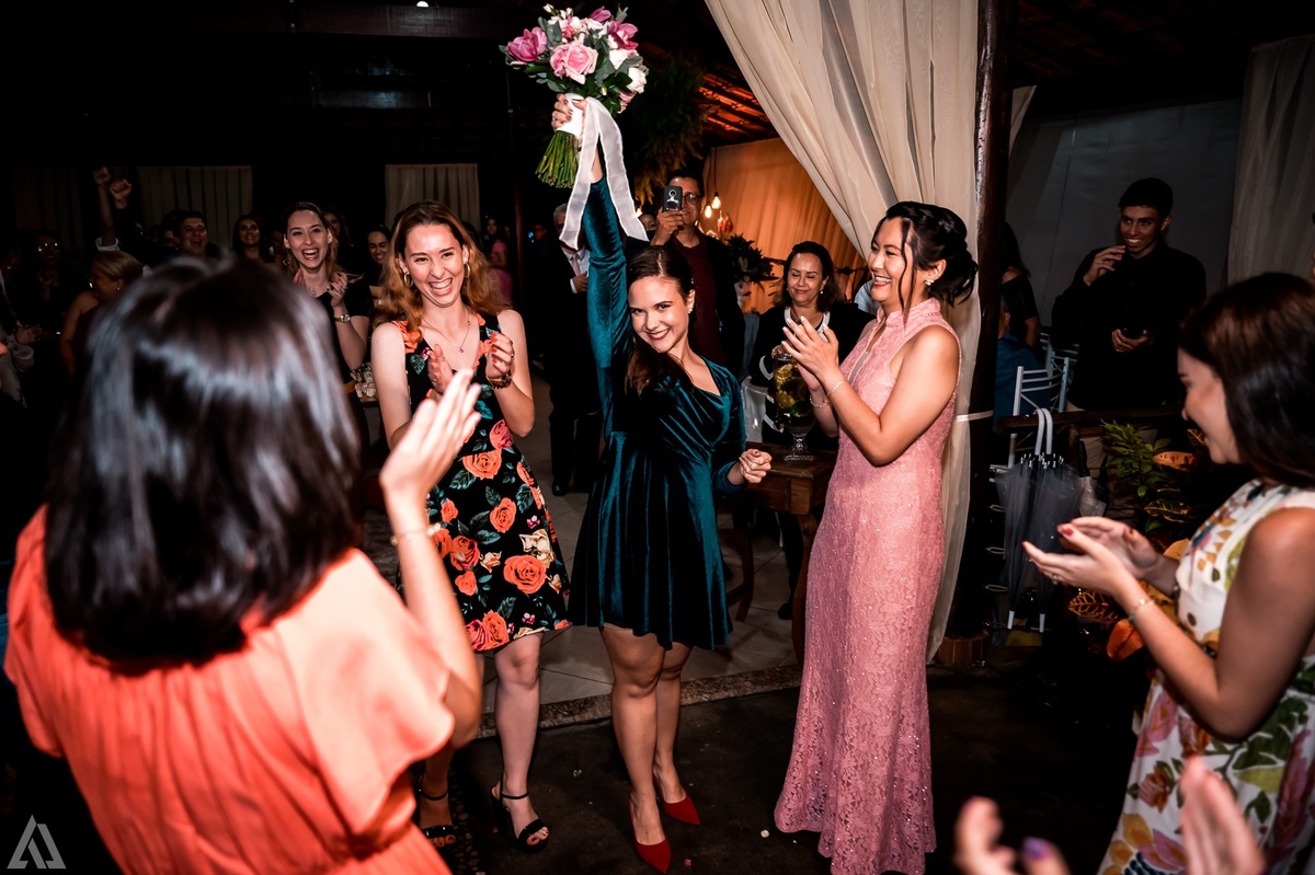 Wedding Casamento Buffet Making Off Decoração Cerimonialista Fotógrafo Vestido Noiva Noivo Camila Hoffmann Cerimonial Elimeire Assessoria de Evento Dani Vidal Vila Nova La Belle Maison Lena Buffet Casarão Penedo Diva Buffet Buquê Resende Penedo Itatiaia