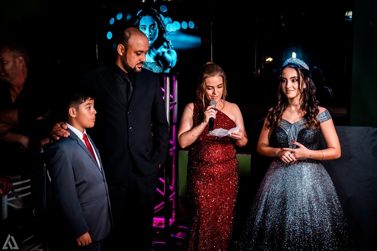 Ensaio Festa Book Teen Debutante 15 Anos Alex Jardim Fotografia Fotógrafo Makink Off Resende Itatiaia Penedo Porto Real Quatis Barra Mansa Volta Redonda Lena Buffet La Belle Maison Estela Dani Vidal Elimeire Laurino Camila Hoffmann Cerimonial Maquiadora