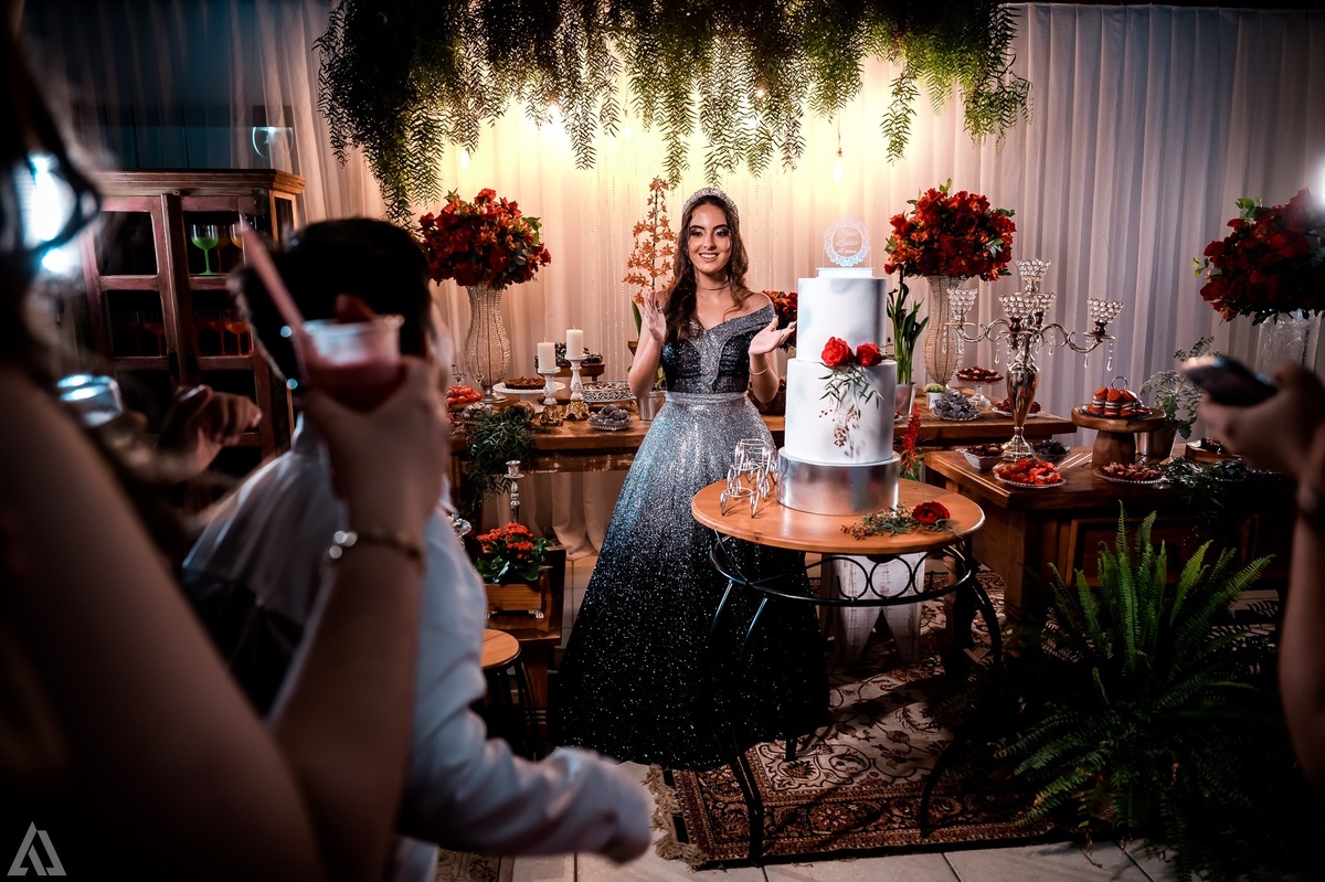 Ensaio Festa Book Teen Debutante 15 Anos Alex Jardim Fotografia Fotógrafo Makink Off Resende Itatiaia Penedo Porto Real Quatis Barra Mansa Volta Redonda Lena Buffet La Belle Maison Estela Dani Vidal Elimeire Laurino Camila Hoffmann Cerimonial Maquiadora