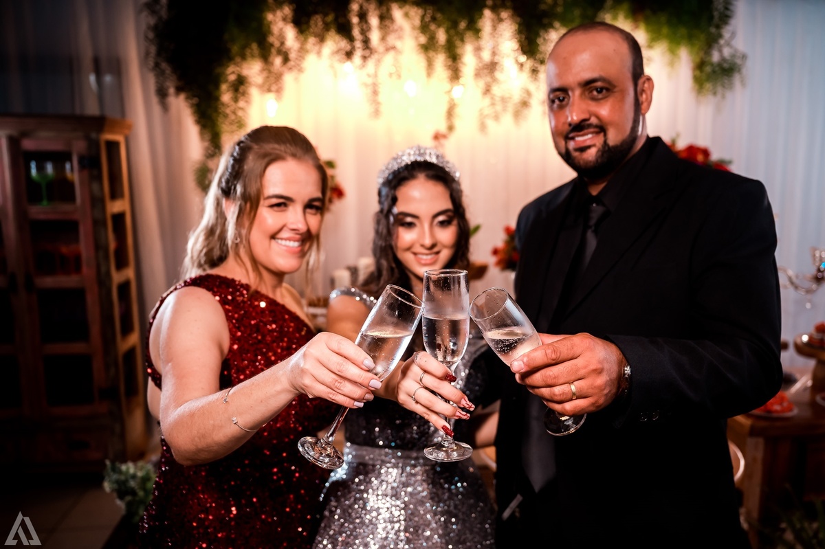 Ensaio Festa Book Teen Debutante 15 Anos Alex Jardim Fotografia Fotógrafo Makink Off Resende Itatiaia Penedo Porto Real Quatis Barra Mansa Volta Redonda Lena Buffet La Belle Maison Estela Dani Vidal Elimeire Laurino Camila Hoffmann Cerimonial Maquiadora