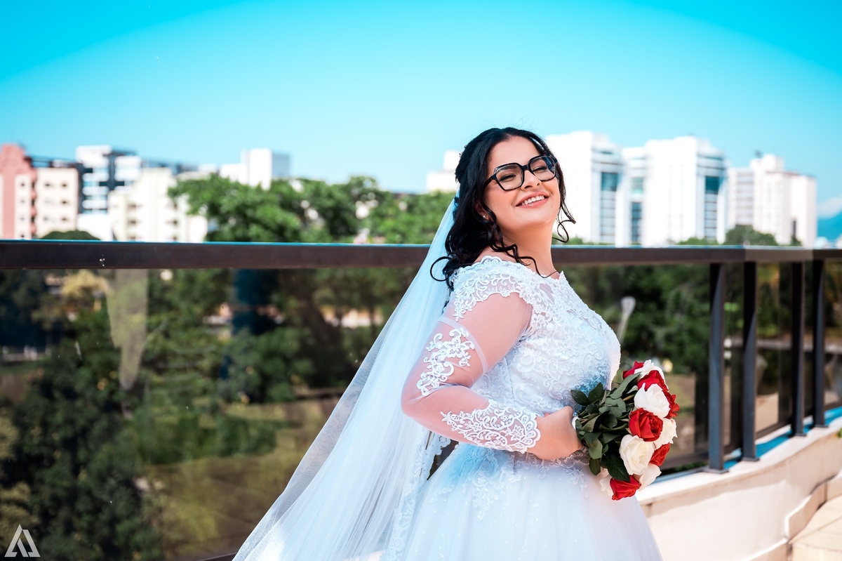 Wedding Casamento Buffet Making Off Decoração Cerimonialista Fotógrafo Vestido Noiva Noivo Camila Hoffmann Cerimonial Elimeire Assessoria de Evento Dani Vidal Vila Nova La Belle Maison Lena Buffet Casarão Penedo Diva Buffet Buquê Resende Penedo Itatiaia