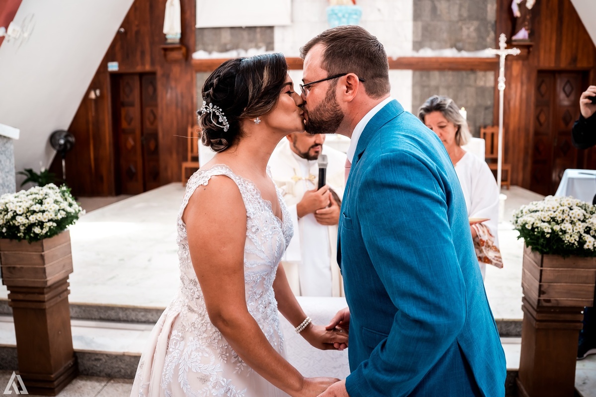 Wedding Casamento Buffet Making Off Decoração Cerimonialista Fotógrafo Vestido Noiva Noivo Camila Hoffmann Cerimonial Elimeire Assessoria de Evento Dani Vidal Vila Nova La Belle Maison Lena Buffet Casarão Penedo Diva Buffet Buquê Resende Penedo Itatiaia