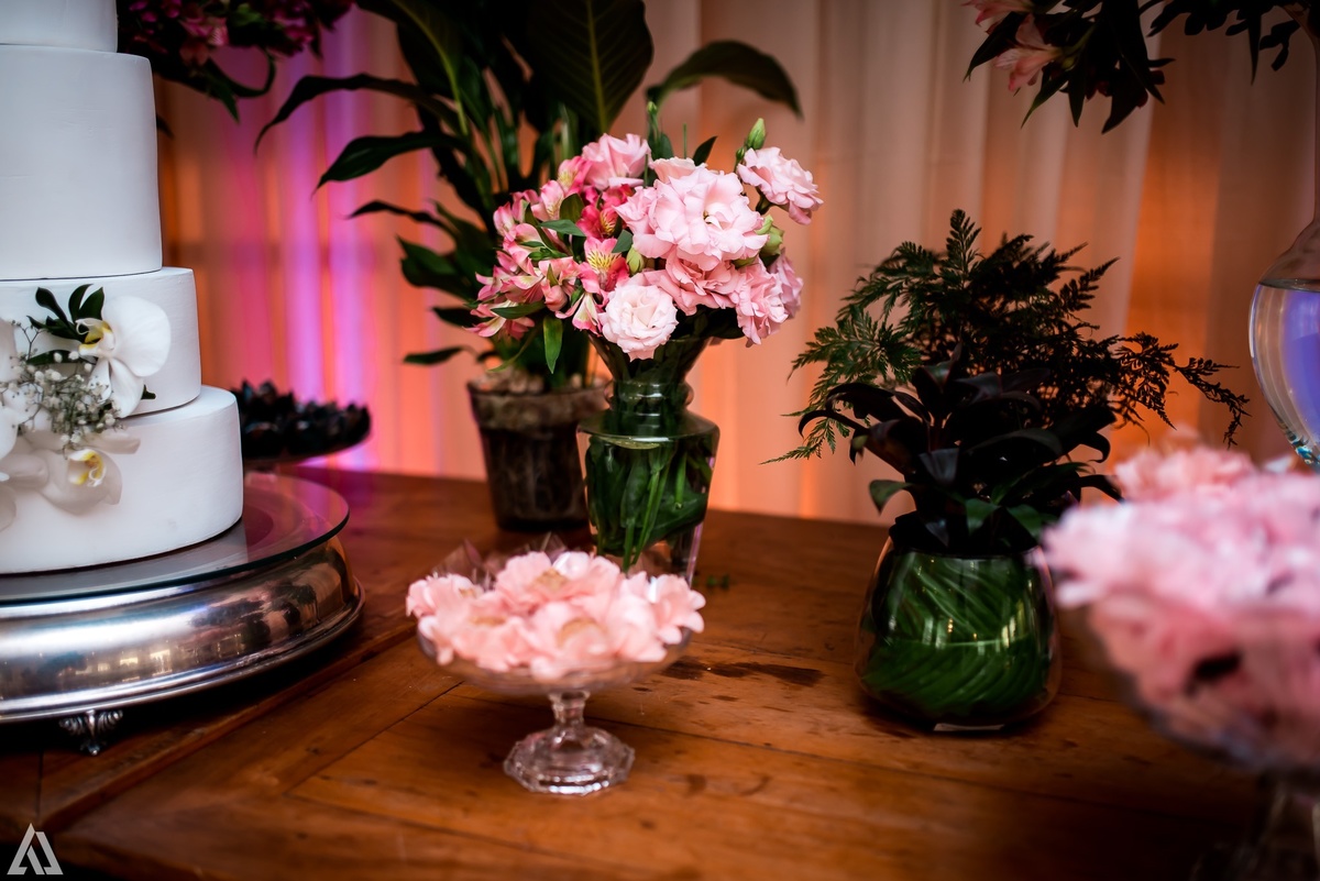 Wedding Casamento Buffet Making Off Decoração Cerimonialista Fotógrafo Vestido Noiva Noivo Camila Hoffmann Cerimonial Elimeire Assessoria de Evento Dani Vidal Vila Nova La Belle Maison Lena Buffet Casarão Penedo Diva Buffet Buquê Resende Penedo Itatiaia