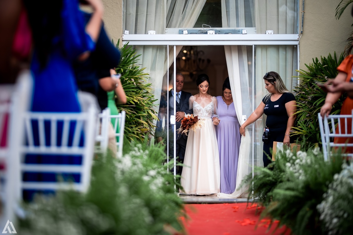 Wedding Casamento Buffet Making Off Decoração Cerimonialista Fotógrafo Vestido Noiva Noivo Camila Hoffmann Cerimonial Elimeire Assessoria de Evento Dani Vidal Vila Nova La Belle Maison Lena Buffet Casarão Penedo Diva Buffet Buquê Resende Penedo Itatiaia