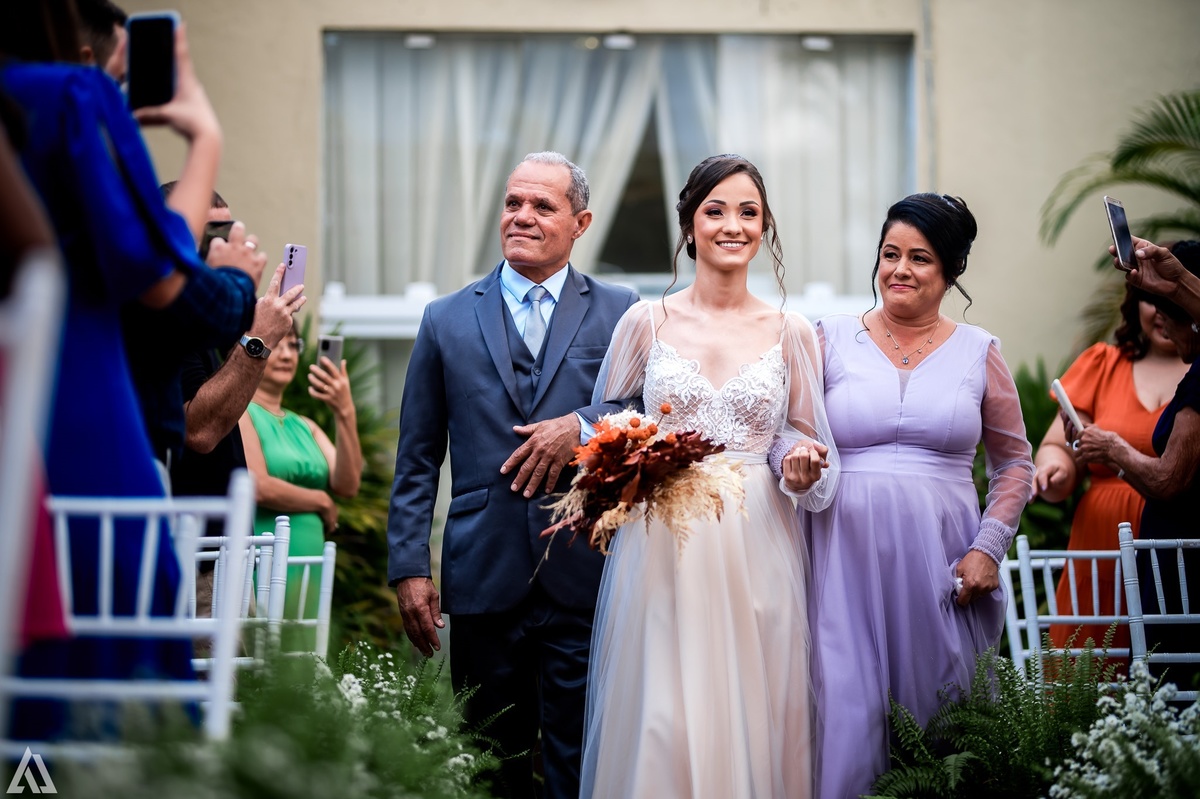 Wedding Casamento Buffet Making Off Decoração Cerimonialista Fotógrafo Vestido Noiva Noivo Camila Hoffmann Cerimonial Elimeire Assessoria de Evento Dani Vidal Vila Nova La Belle Maison Lena Buffet Casarão Penedo Diva Buffet Buquê Resende Penedo Itatiaia