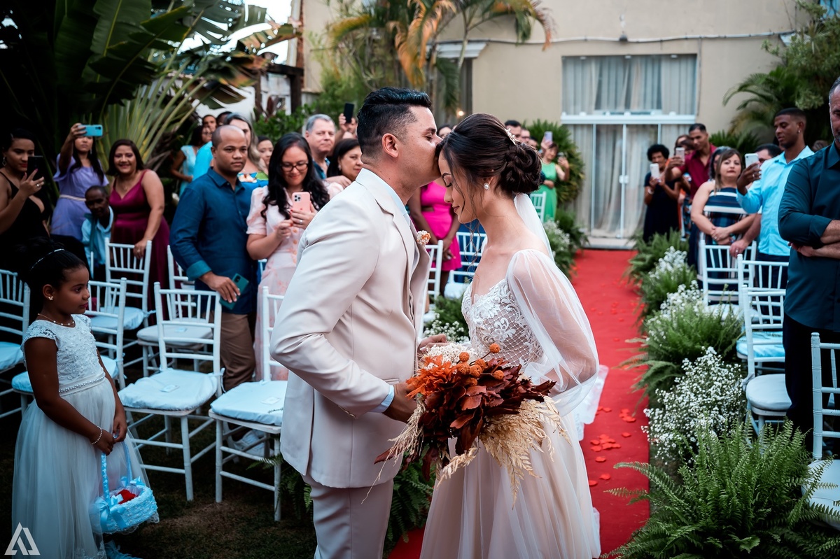 Wedding Casamento Buffet Making Off Decoração Cerimonialista Fotógrafo Vestido Noiva Noivo Camila Hoffmann Cerimonial Elimeire Assessoria de Evento Dani Vidal Vila Nova La Belle Maison Lena Buffet Casarão Penedo Diva Buffet Buquê Resende Penedo Itatiaia